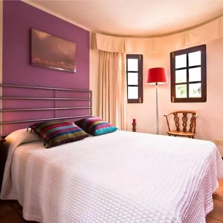 Apartment Sleeps 6 Pool Wifi