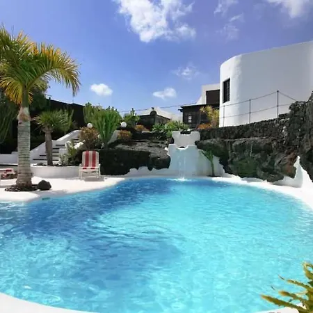Sleeps 6 Pool Wifi