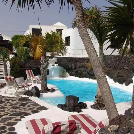 Sleeps 6 Pool Wifi Tahiche