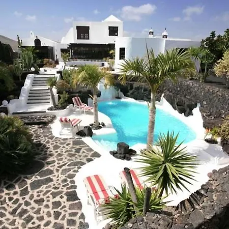 Sleeps 6 Pool Wifi * Tahiche