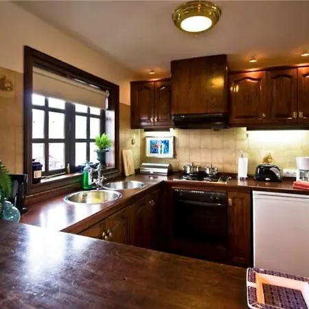 Sleeps 6 Pool Wifi *