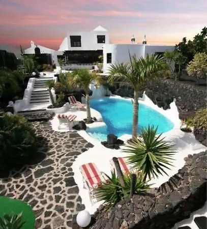 Apartment Sleeps 6 Pool Wifi Tahiche