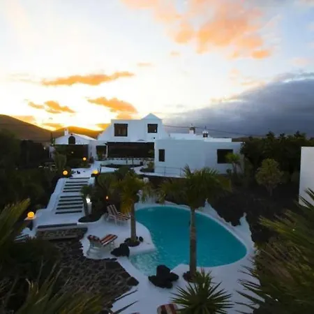 Sleeps 6 Pool Wifi *